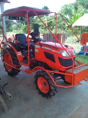 ขายด่วน KUBOTA B2420 เครื่องดี อุปกรณ์ ผาน5 สภาพสวยพร้อมใช้งาน ขนาด 24 แรงม้า 4 WD 2 เพลา การใช้งาน 
