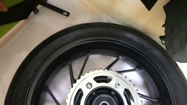 ขายคับล้อแม็กหลัง Honda cb650 ของใหม่เบิกห้างทุกชิ้น