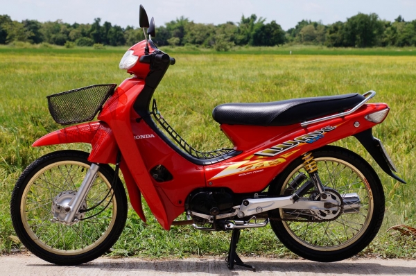 ขาย HONDA WAVE 110 สภาพเดิมสวย เก็บงานใหม่ทั้งคัน สภาพสดตามรูป ครับ ทะเบียนพร้อมโอน ภาษี พรบ 2558