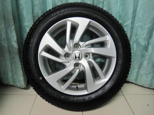 ขายล้อแม็กป้ายแดง ALL NEW JAZZ ขอบ 15 พร้องยางปี 14 วิ่งมา 20 โล