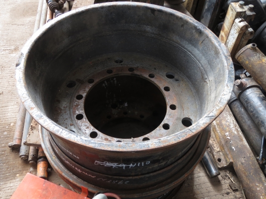 กระทะล้อ รถเครน 25 ตัน TR250 M5 ขนาด20.5-25 มือสองญี่ปุ่น