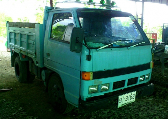 ขายถูก((185000บ.))รถ6ล้อดั้มอีซูซุNKRเครื่อง110แรง สภาพสวยพร้อมใช้(บ่มีเล่มคับ)