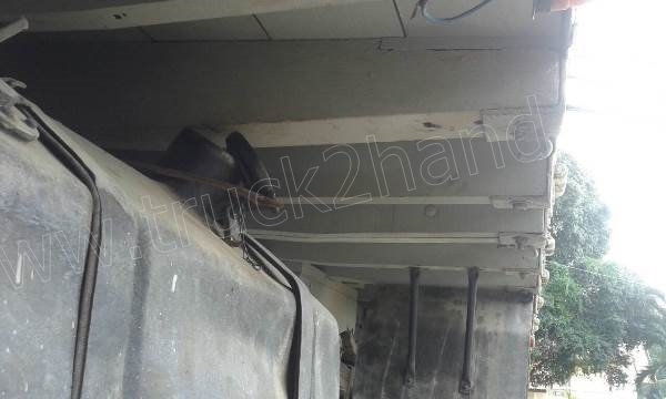 รถบรรทุก 6 ล้อติดเครน HINO รุ่น KM779