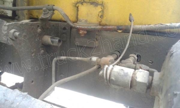 รถบรรทุก 6 ล้อติดเครน HINO รุ่น KM779