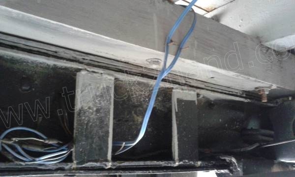 รถบรรทุก 6 ล้อติดเครน HINO รุ่น KM779