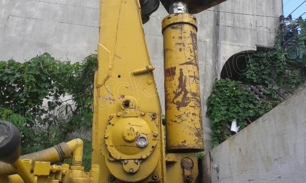 รถบรรทุก 6 ล้อติดเครน HINO รุ่น KM779