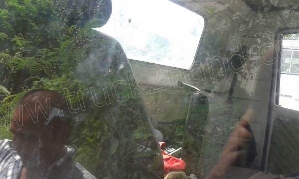 รถบรรทุก 6 ล้อติดเครน HINO รุ่น KM779