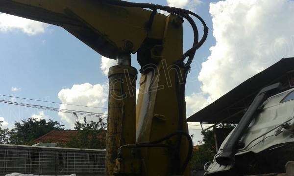 รถบรรทุก 6 ล้อติดเครน HINO รุ่น KM779