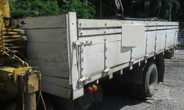 รถบรรทุก 6 ล้อติดเครน HINO รุ่น KM779