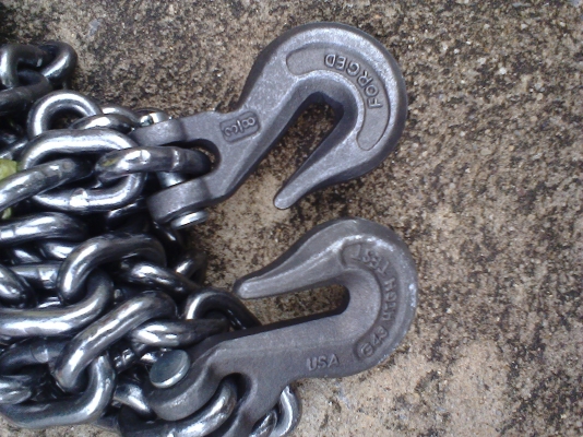 โซ่ USA ตะขอ 2 ข้างยาว 6 เมตรสภาพสวยๆครับความยาว 6  เมตร ตะขอ 2  ข้าง  ข้อโซ่มีตีนับเบอร์ครับราคานี้คุ้มครับ