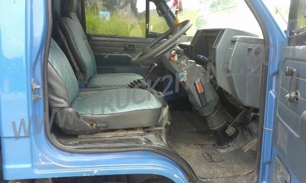 รถบรรทุก 6 ล้อ กระบะรั้ว ISUZU รุ่น NPR