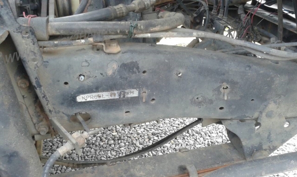 รถบรรทุก 6 ล้อ กระบะรั้ว ISUZU รุ่น NPR