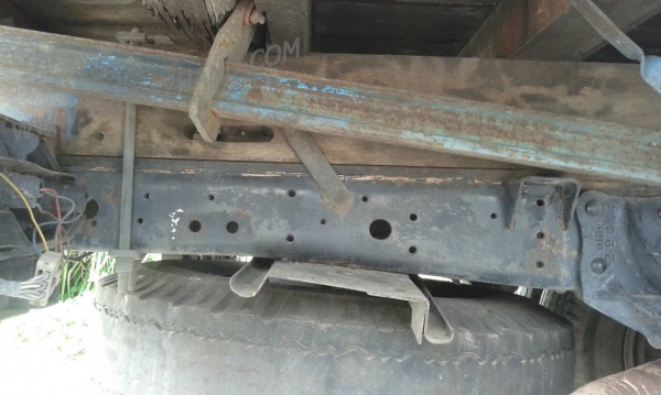 รถบรรทุก 6 ล้อ กระบะรั้ว ISUZU รุ่น NPR