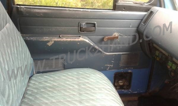 รถบรรทุก 6 ล้อ กระบะรั้ว ISUZU รุ่น NPR