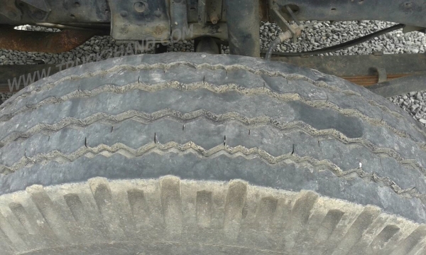 รถบรรทุก 6 ล้อ กระบะรั้ว ISUZU รุ่น NPR