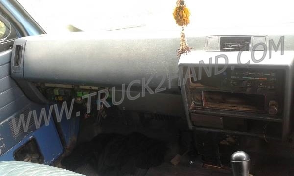 รถบรรทุก 6 ล้อ กระบะรั้ว ISUZU รุ่น NPR