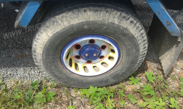 รถบรรทุก 6 ล้อ กระบะรั้ว ISUZU รุ่น NPR