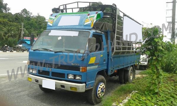 รถบรรทุก 6 ล้อ กระบะรั้ว ISUZU รุ่น NPR