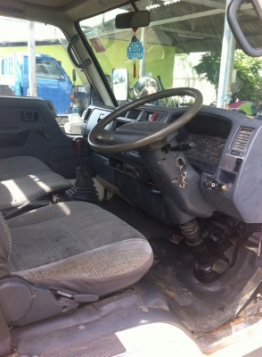 ขายหกล้อโตโยต้าBU30เครื่อง85แรงหัวใหม่แจ้งลงเล่มแล้ว พวงมาลัยพาวเวอร์ ยางดี หัวสวยบางภายในสวยไม่มีผุ เครื่องดี คัสซีสวย พร้อมใช้งาน ทะเบียนพร้อมโอน