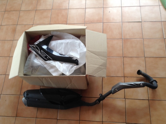 ธารนนทบุรี//ขาย ชุดเฟรม + ท่อ honda crf250 ปี2013 ยกชุด ราคา 12,000 บาท ธารนนทบุรี//ขาย ชุดเฟรม + ท่อ honda crf250 ปี2013 ยกชุด ราคา 12,000 บาท