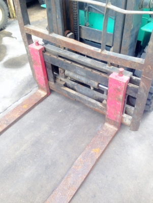 -:-*&bull;*ข า ย ร ถ ย ก เ ก่ า น อ ก*&bull;*-:-MITSUBISHI FD25 F18B เสาสูง4.5เมตร แผงงาสไลด์ งายาว1.22เมตร สนใจติดต่อ098-329-9549/083-062-0223