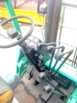 -:-*&bull;*ข า ย ร ถ ย ก เ ก่ า น อ ก*&bull;*-:-MITSUBISHI FD25 F18B เสาสูง4.5เมตร แผงงาสไลด์ งายาว1.22เมตร สนใจติดต่อ098-329-9549/083-062-0223