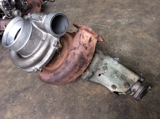 ขายเทอร์โบใส่เครื่อง 6SD1  ( IHI RHE7 )