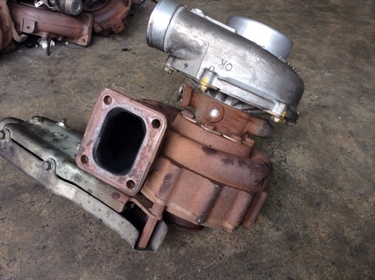 ขายเทอร์โบใส่เครื่อง 6SD1  ( IHI RHE7 )