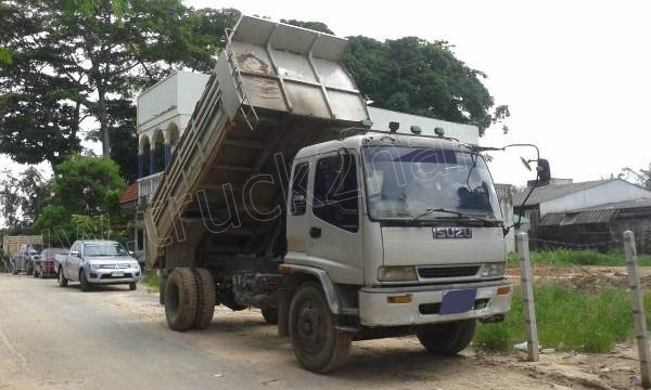 รถบรรทุก 6 ล้อดั้มพ์ ISUZU รุ่น FTR 195 แรง