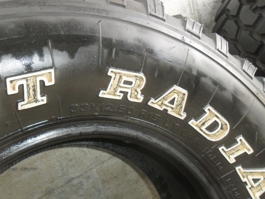 ยาง SAVERO 33x12.50R15 สวยๆ 1 คู่ ราคา 3500 บาท