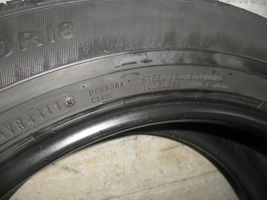 ยาง DUNLOP 235/60R18 ปี11 สวยๆ 4 เส้น ราคา 3000 บาท