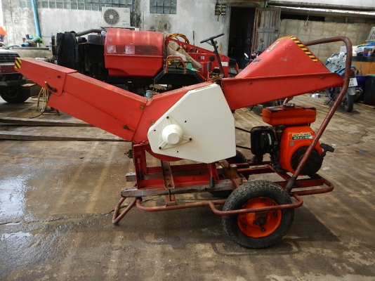 ขายเครื่องย่อยกิ่งไม้ KUBOTA CUTTER พร้อมใช้งาน ขายเครื่องย่อยกิ่งไม้ KUBOTA CUTTER พร้อมใช้งาน