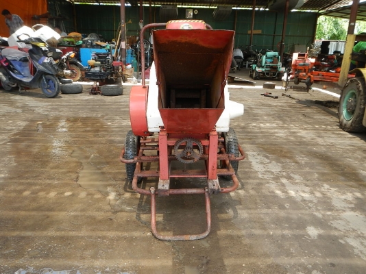 ขายเครื่องย่อยกิ่งไม้ KUBOTA CUTTER พร้อมใช้งาน ขายเครื่องย่อยกิ่งไม้ KUBOTA CUTTER พร้อมใช้งาน