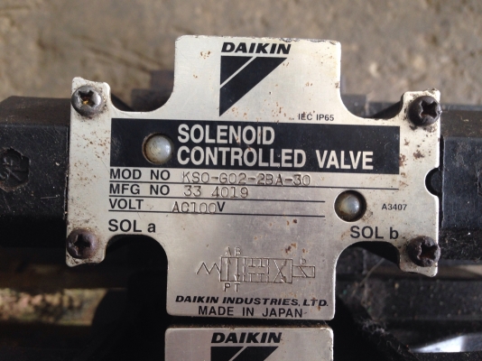 ขายชุดวาล์วคอนโครล Daikin 4ตัวต่อ1ชุด ไฟ100vac พร้อมแท่น และสายน้ำมัน มี 2 ชุดครับ ขายชุดวาล์วคอนโครล Daikin 4ตัวต่อ1ชุด ไฟ100vac พร้อมแท่น และสายน้ำมัน มี 2 ชุดครับ