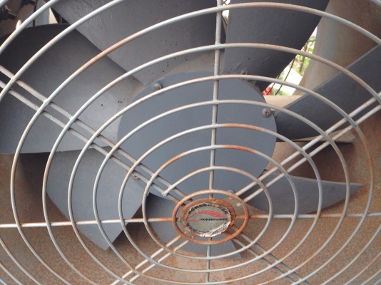 ขายพัดลมดูดอากาศ มอเตอร์ Mitsubishi 2 HP. 380 V สภาพดี วิ่งนิ่ม ให้ลมแรง พร้อมแท่นวาง ขายพัดลมดูดอากาศ มอเตอร์ Mitsubishi 2 HP. 380 V สภาพดี วิ่งนิ่ม ให้ลมแรง พร้อมแท่นวาง