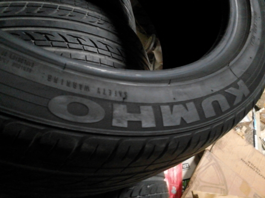 215/45R17 KUMHO ECSTA SEVEN ปี 2011 ชุด 4 เส้น TEL.081-427-3941 215/45R17 KUMHO ECSTA SEVEN ปี 2011 ชุด 4 เส้น TEL.081-427-3941