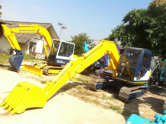 ขาย รถขุด KOBELCO SK60 มาคทรี มีหลายคันให้เลือก ขาย รถขุด KOBELCO SK60 มาคทรี มีหลายคันให้เลือก
