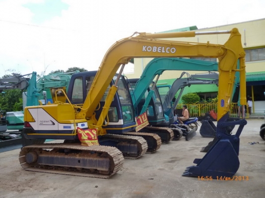 ขาย รถขุด KOBELCO SK60 มาคทรี มีหลายคันให้เลือก ขาย รถขุด KOBELCO SK60 มาคทรี มีหลายคันให้เลือก