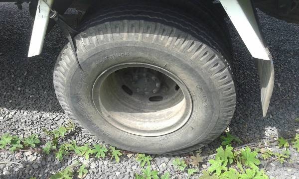 รถบรรทุก 6 ล้อ กระบะรั้ว ISUZU รุ่น NQR  175 แรงม้า