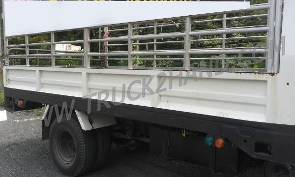 รถบรรทุก 6 ล้อ กระบะรั้ว ISUZU รุ่น NQR  175 แรงม้า