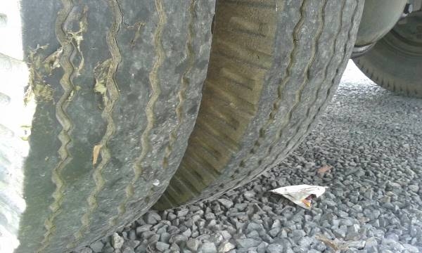 รถบรรทุก 6 ล้อ กระบะรั้ว ISUZU รุ่น NQR  175 แรงม้า