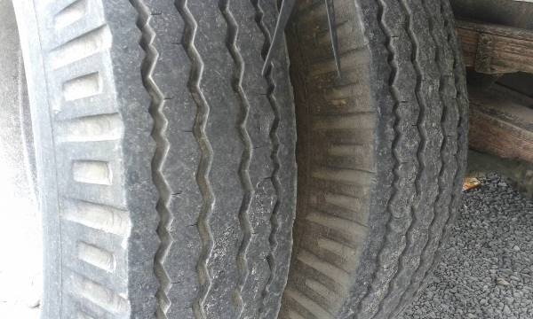 รถบรรทุก 6 ล้อ กระบะรั้ว ISUZU รุ่น NQR  175 แรงม้า