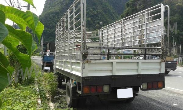 รถบรรทุก 6 ล้อ กระบะรั้ว ISUZU รุ่น NQR  175 แรงม้า