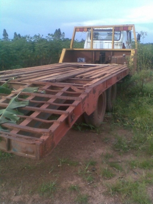 ขายเทเลอร์ สองเพลาหน้ายาว พวงมาลัยเพาเวอร์ ช่วงล่างฟูโซ่527 ใหญ่ ยางหน้าใหม่สองเส้น เอกสารใบซื้อขาย รถใช้งานขึ้นPc200 sk200