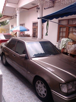 ขายbenz e220  ทะเบียนพร้อมโอนราคา 333,000 บาท