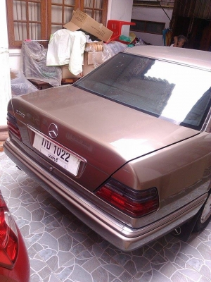 ขายbenz e220  ทะเบียนพร้อมโอนราคา 333,000 บาท