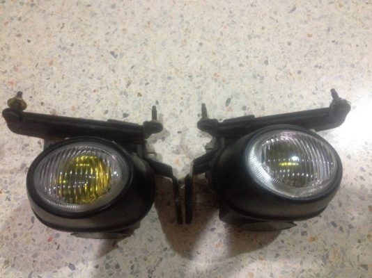 สปอร์ไลท KOITO JAPAN เลนโปรเจ็กเตอร์ไฟเหลืองสภาพสวย