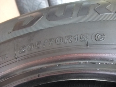 ยาง Bridgestone 205/70/15 ปี 13
