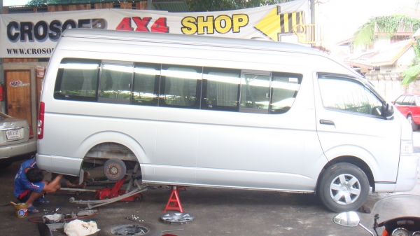 รัับแก้ปัญหาช่วงล่าง รถตู้ Toyota by Shock Profender รัับแก้ปัญหาช่วงล่าง รถตู้ Toyota by Shock Profender