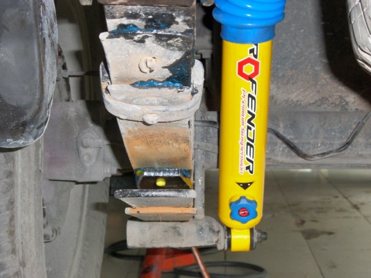 รับแก้ปัญหาช่วงล่าง รถกระบะ Ford by Shock Profender